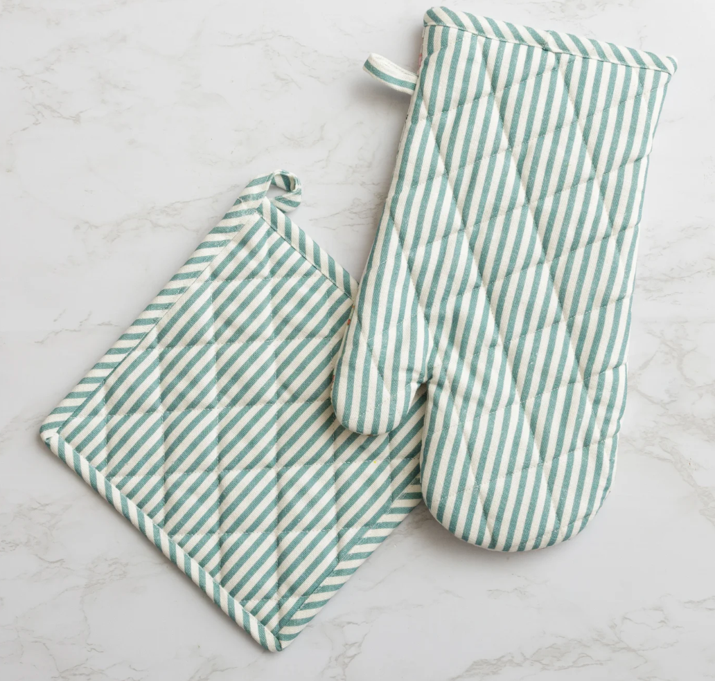Oven Mitt and Pot Holder - Mixer and Cupcakes