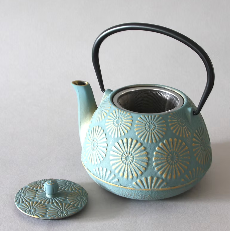 Iron Tea Pot, Chrysanthemum, Blue/Gold