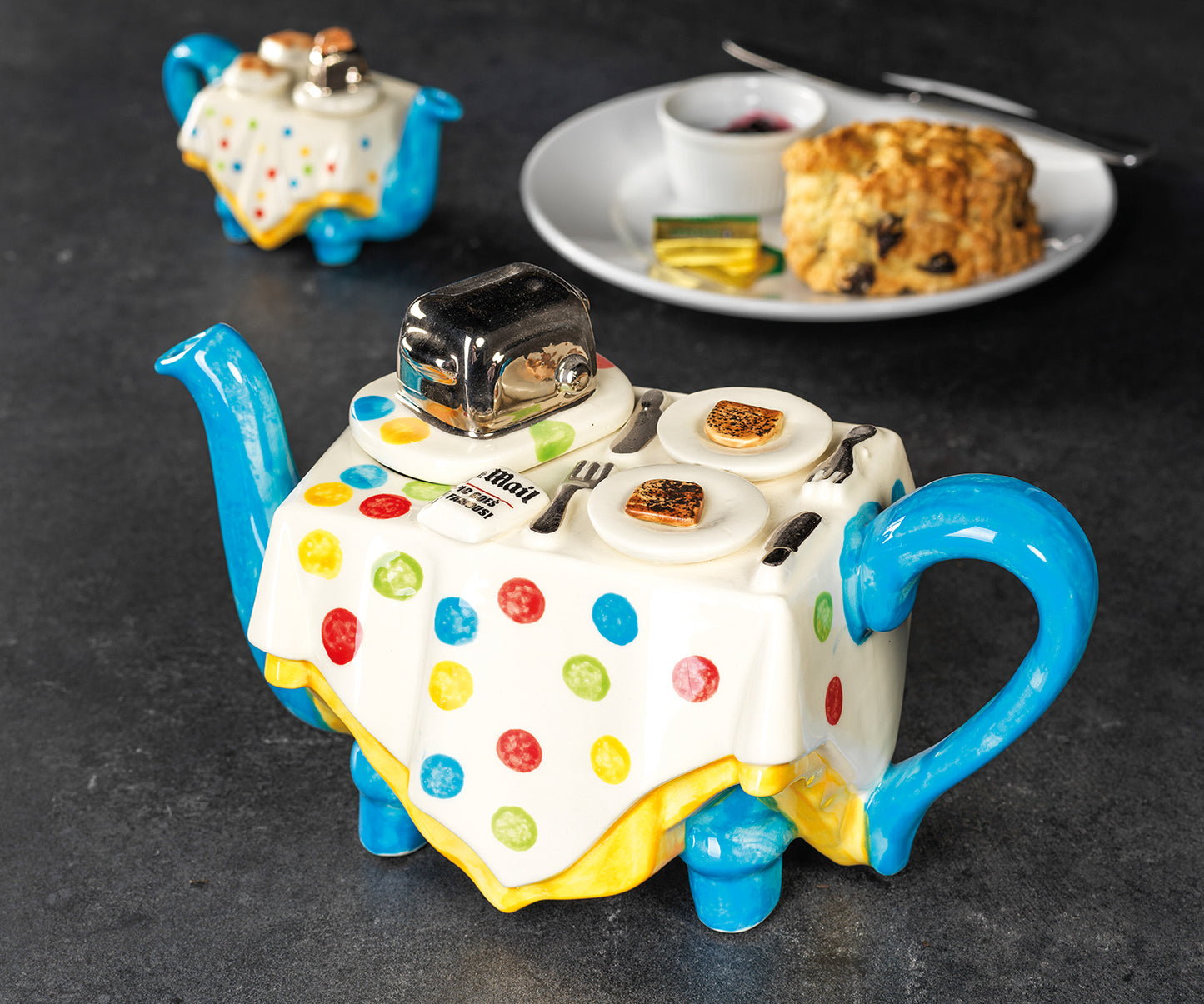 BREAKFAST TABLE TEAPOT