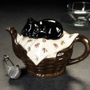 CAT ON BASKET TEAPOT