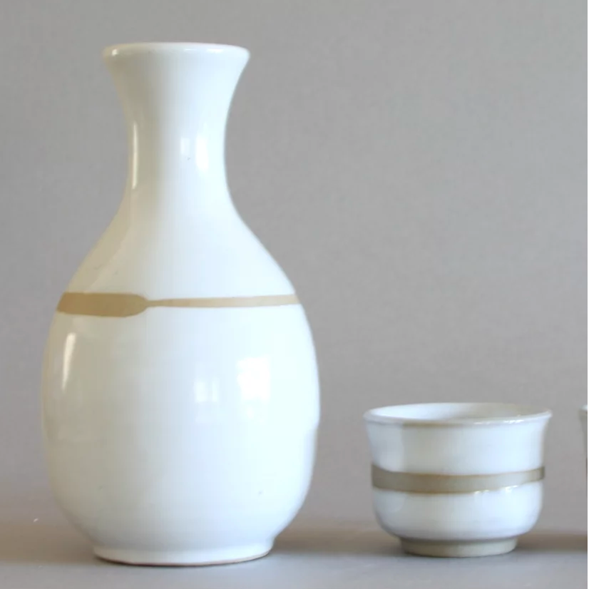 Sake Set White w/ Brown Line Accent (1 Bottle & 2 Cups)