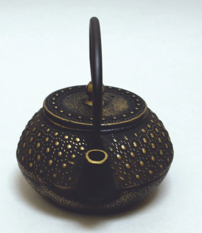 Iron Tea Pot, Dot Pattern, Gold/Black