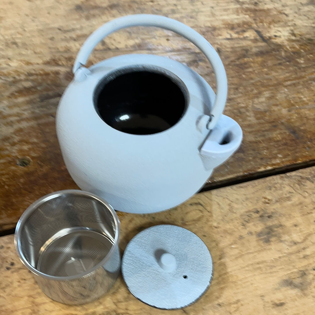 Cast Iron Teapot with Strainer - Saga