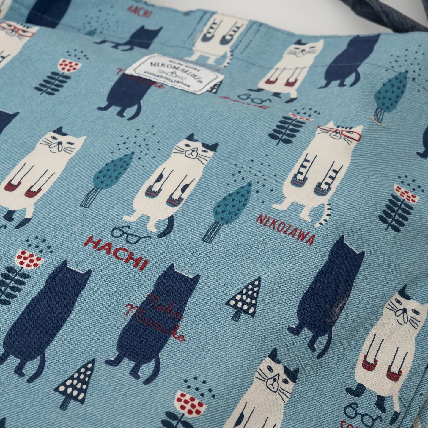 Kusuguru Japan Three Cats Embroidered Large Tote Bag - Blue
