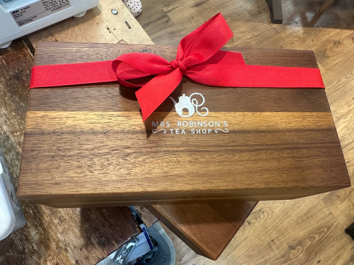 Gift Box Assortment - Large Tea Box 40 Teas "Mrs Robinson Logo"