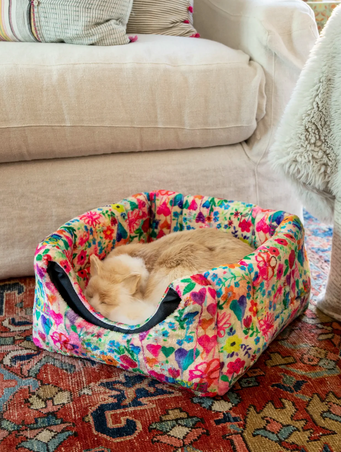 Floral sales cat bed