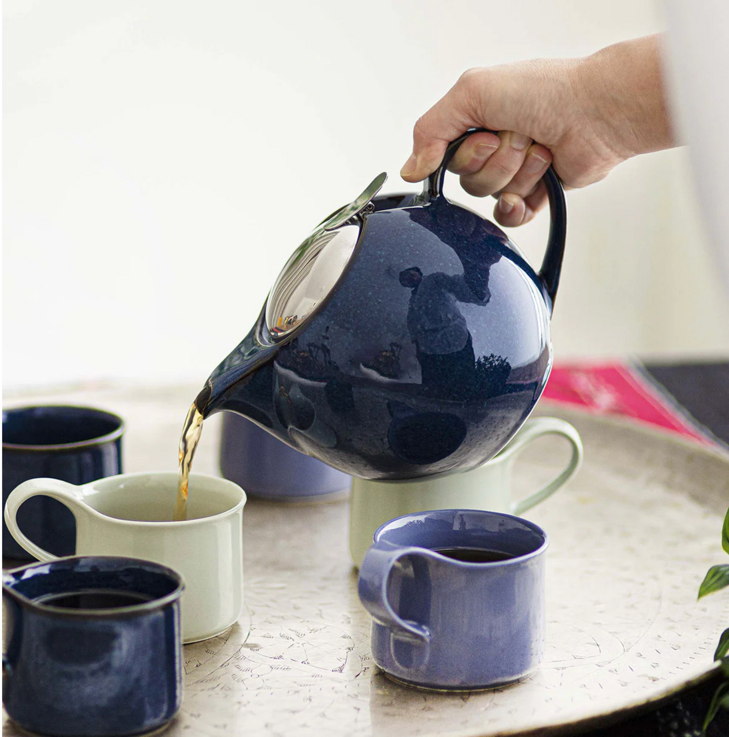 ROUND TEAPOT for SIX (34 oz)