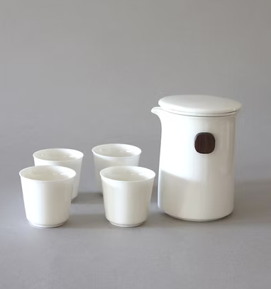 4 Cups Travel Set, White