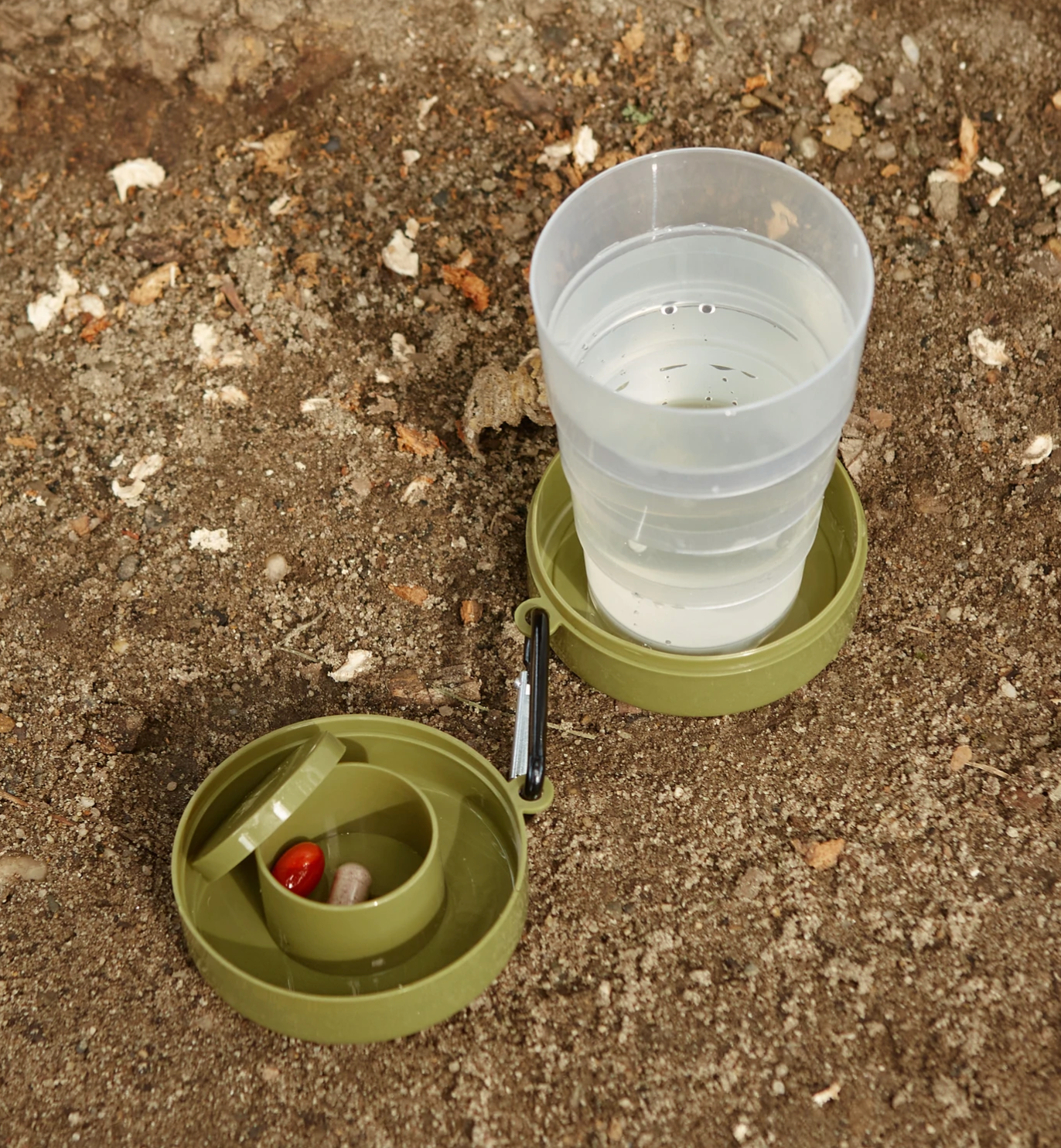 COLLAPSIBLE TUMBLER WITH PILL COMPARTMENT