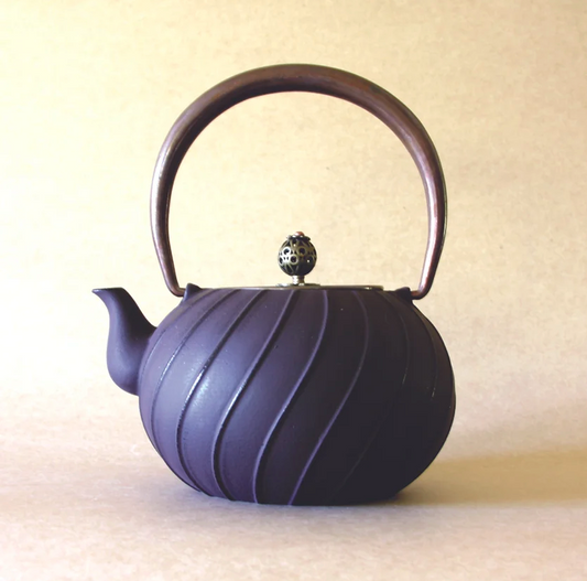 Cast Iron Tea Pot - Copper Handle, Line Pattern
