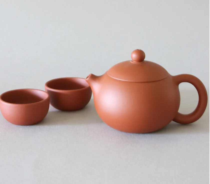 Yixing Round Red Tea Pot & 2 Cups (M)