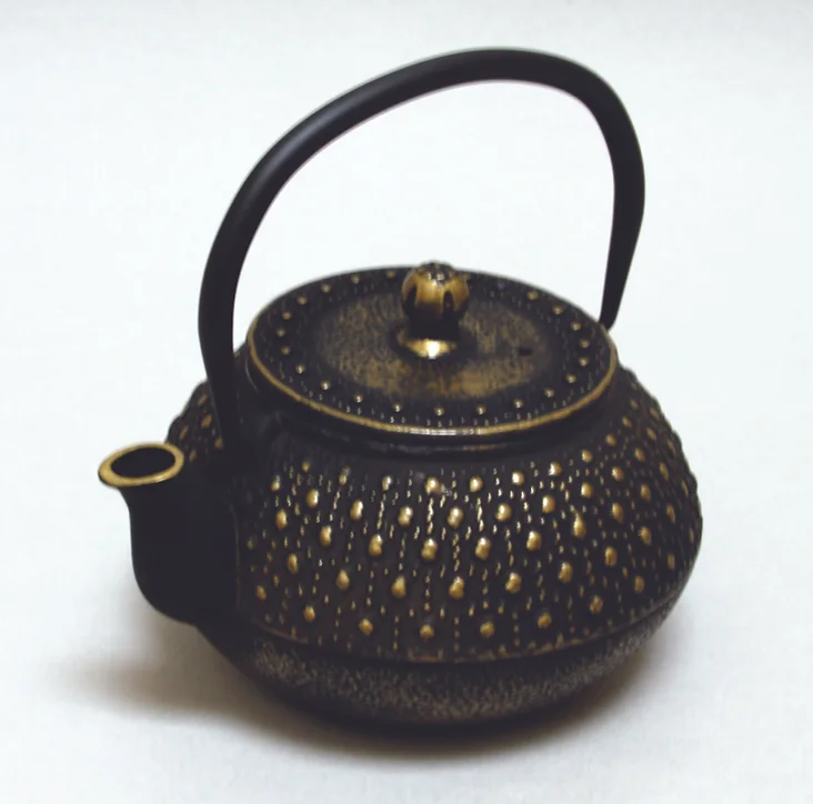 Iron Tea Pot, Dot Pattern, Gold/Black