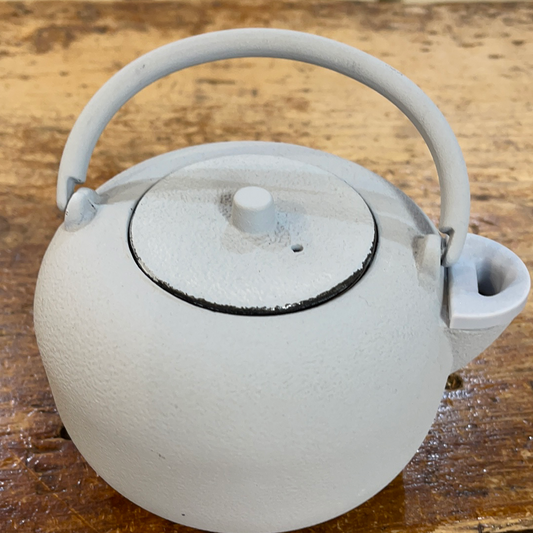 Cast Iron Teapot with Strainer - Saga.  VIVA