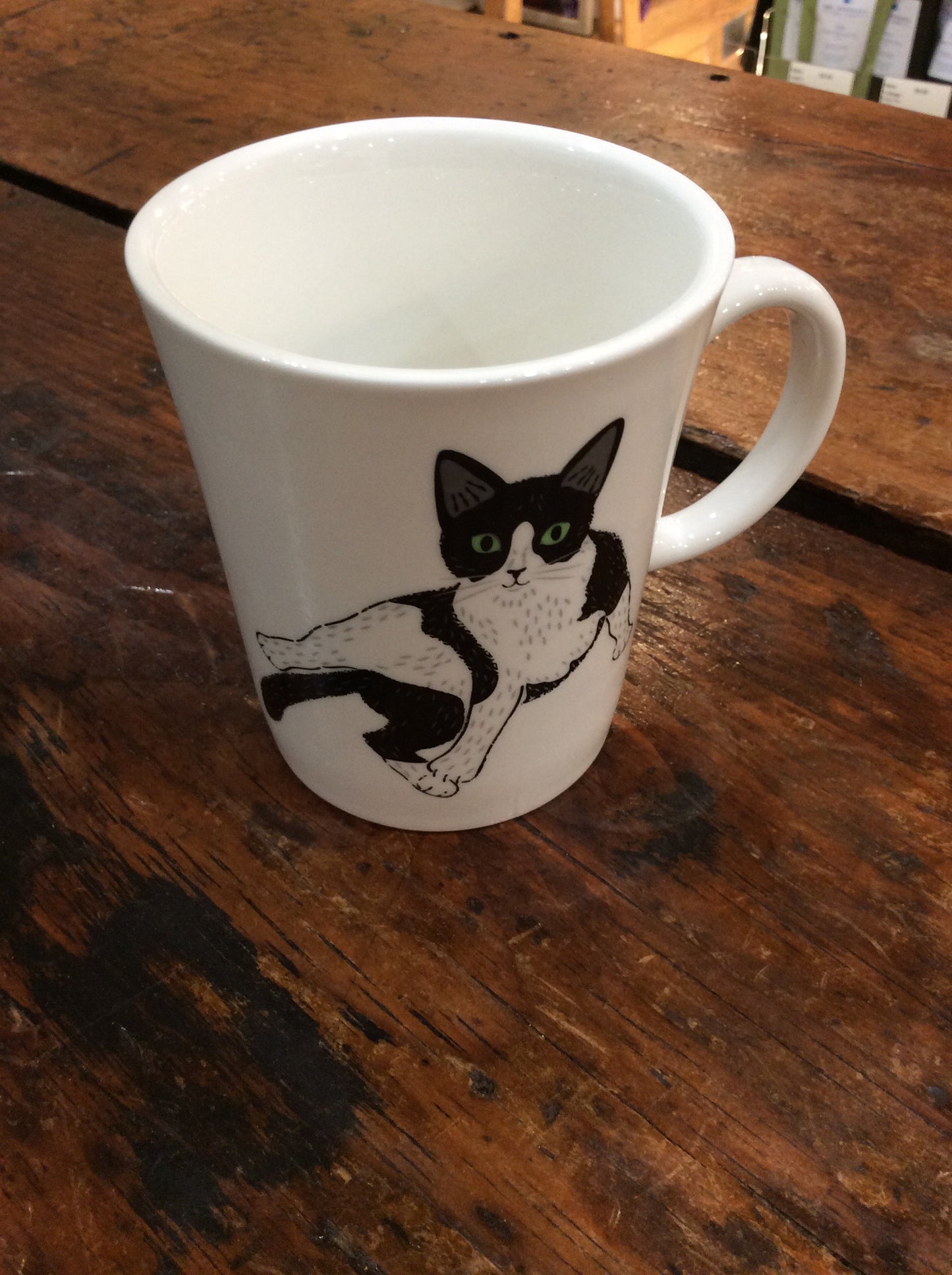 Elegant Cat Mug - Kotobuki