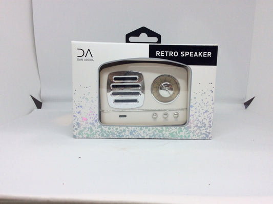 Retro Speaker (Dan Adora)