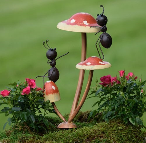 FUNNY ANTS ON MUSHROOM STAKES