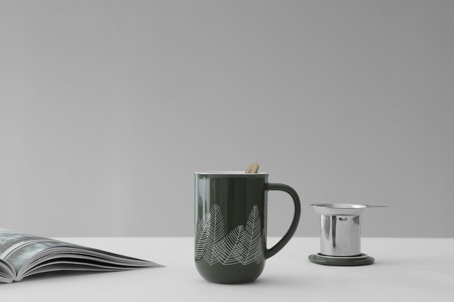Winter Minima Tea Mug with Strainer 18oz  Forest Pine